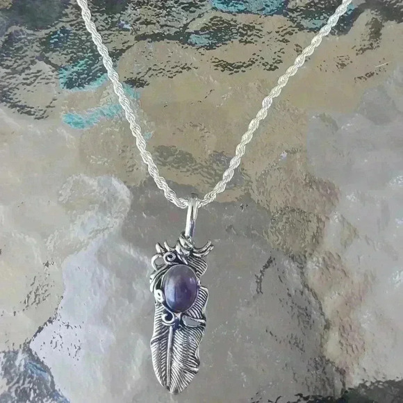 Feather on Rope Chain Necklace - Picture 2 of 3